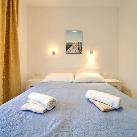 Apartmani Mara Matic Malinska Esterno foto