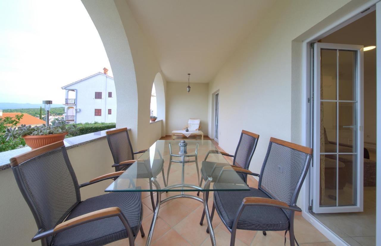 Apartmani Mara Matic Malinska Esterno foto