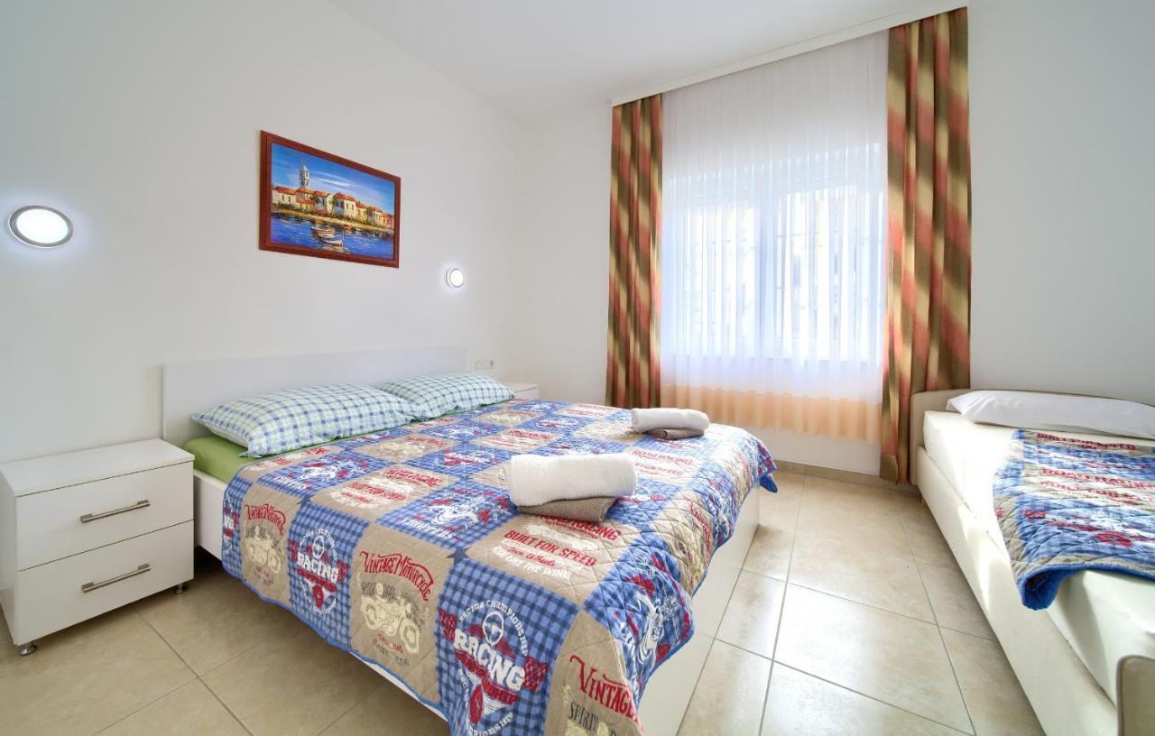 Apartmani Mara Matic Malinska Esterno foto
