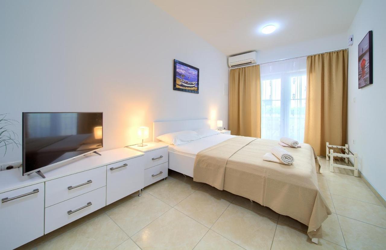 Apartmani Mara Matic Malinska Esterno foto