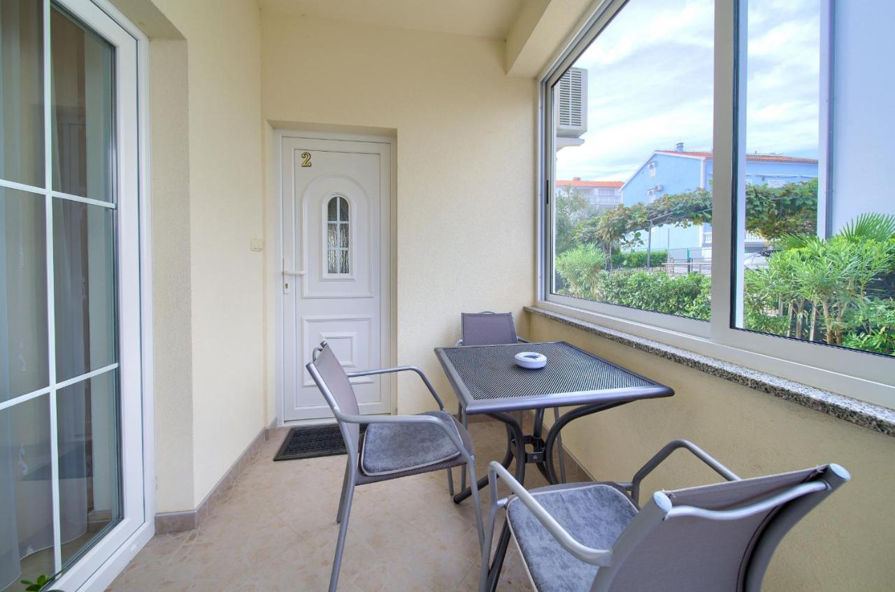 Apartmani Mara Matic Malinska Esterno foto