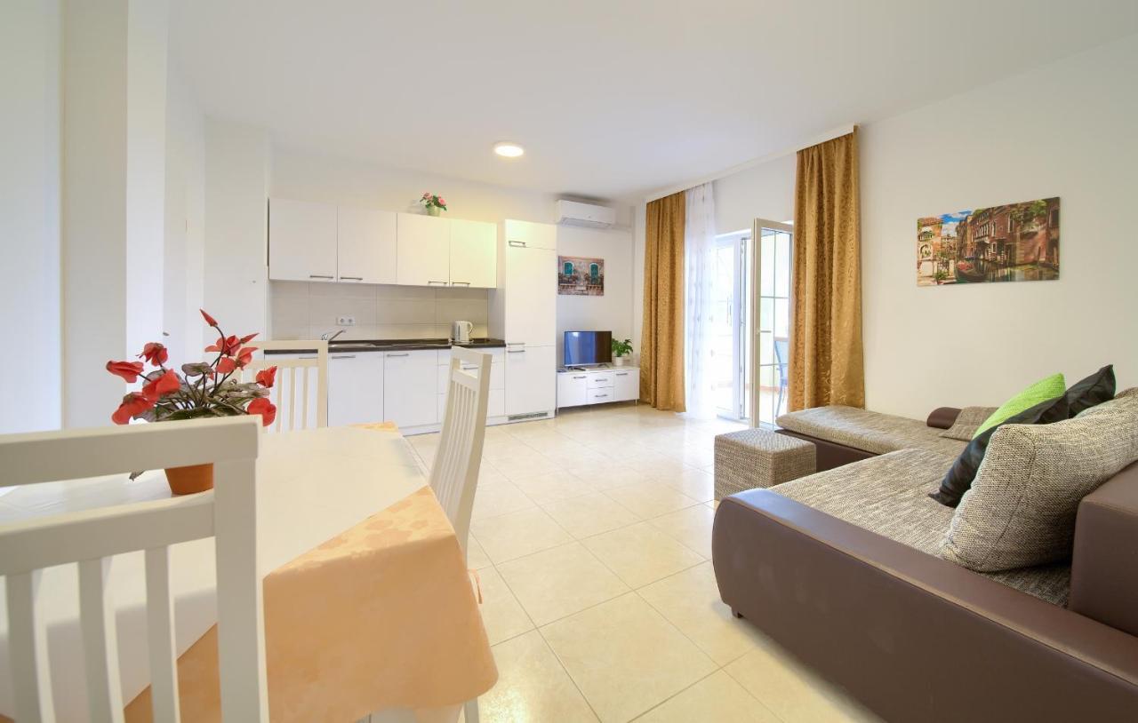 Apartmani Mara Matic Malinska Esterno foto